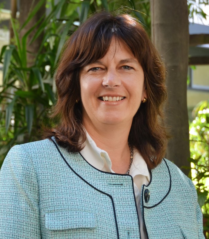 Dra. CATHERINE KRAUSS