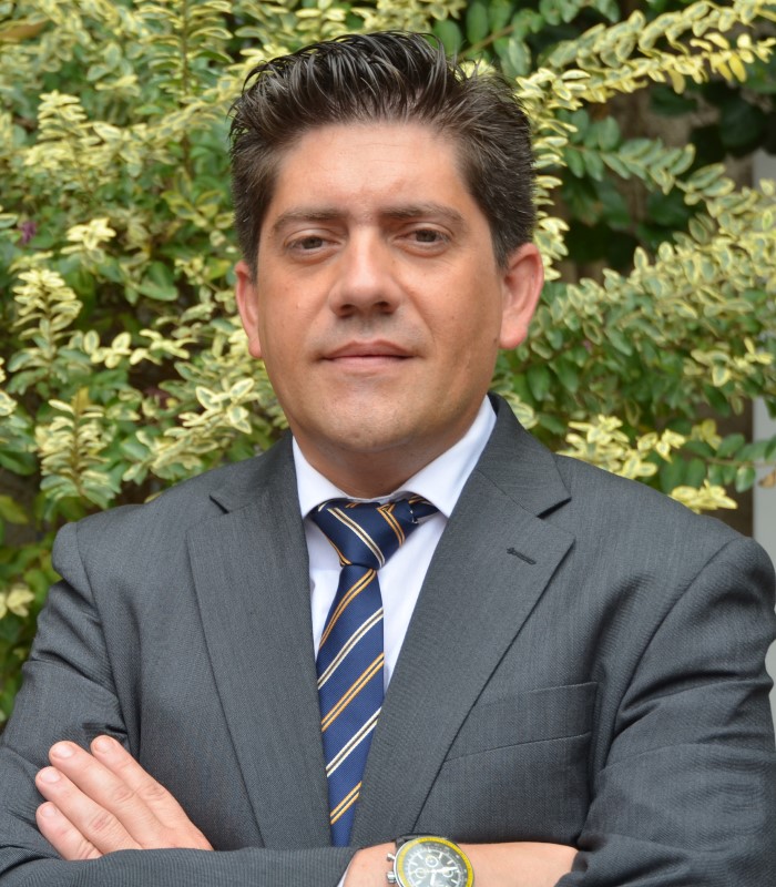Dr. HERNÁN PEREIRA Dr. HERNÁN PEREIRA